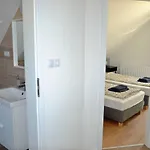 Fanni Vendeghaz Dom wakacyjny *